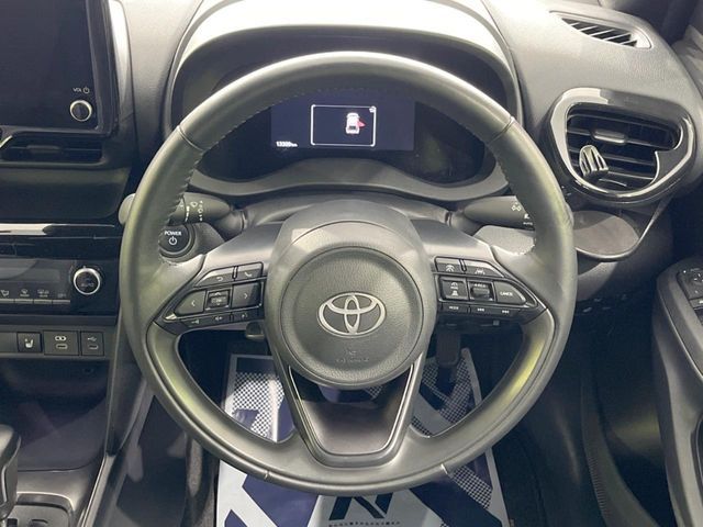 YARIS CROSS HYBRID