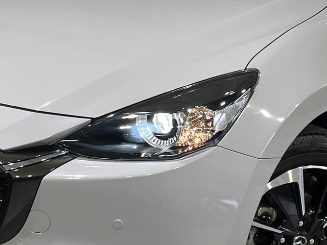 MAZDA2