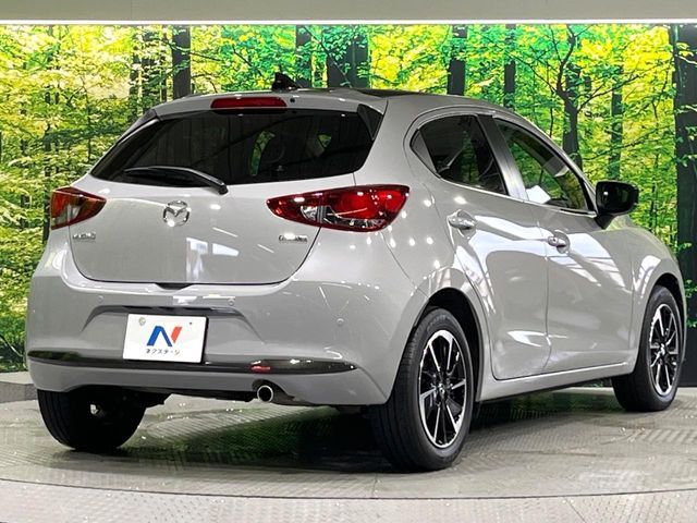 MAZDA2