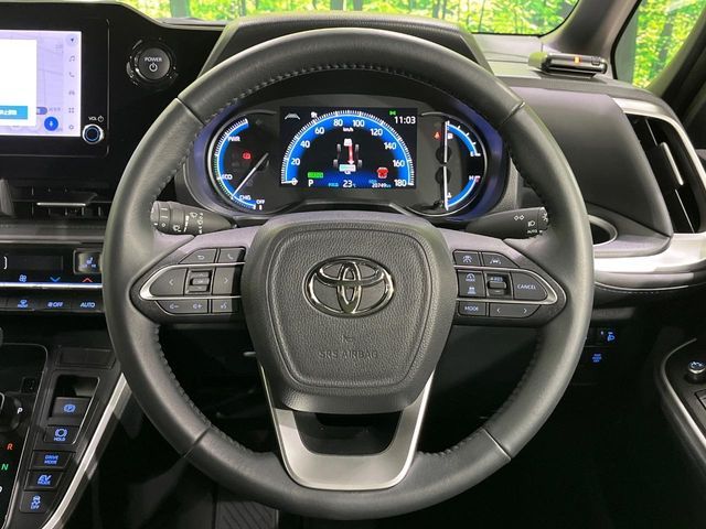 VOXY HYBRID 4WD