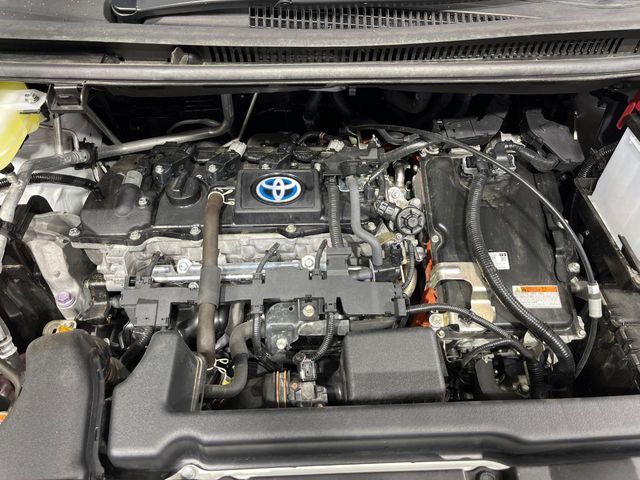 VOXY HYBRID 4WD