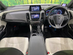 CROWN sedan hybrid 4WD