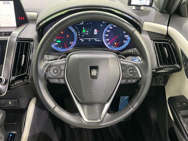 CROWN sedan hybrid 4WD