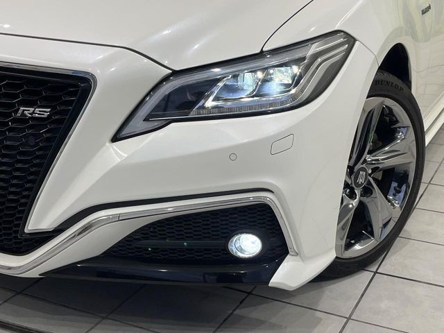 CROWN sedan hybrid 4WD