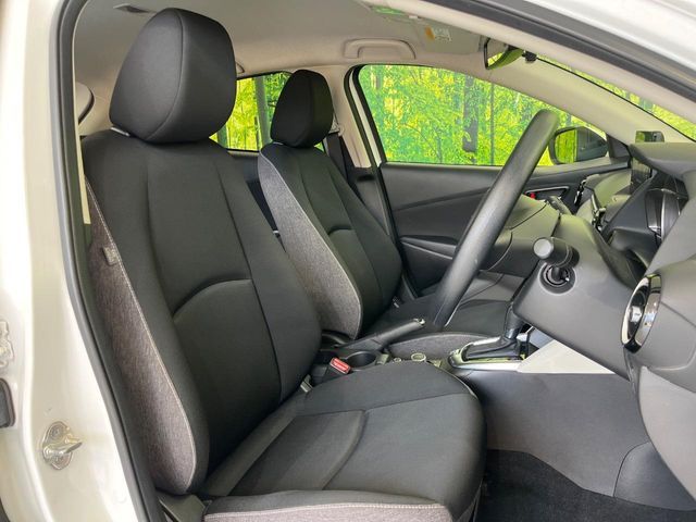 MAZDA2