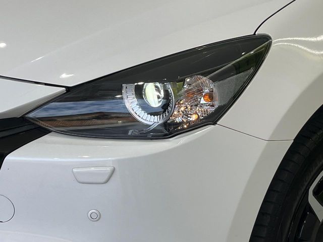 MAZDA2