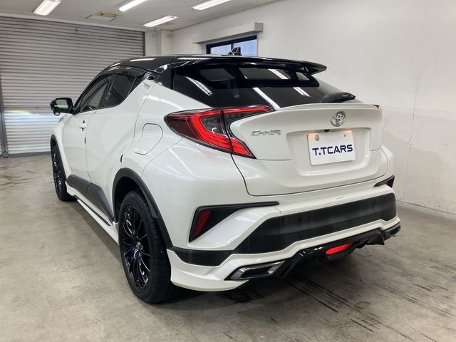 C-HR 4WD