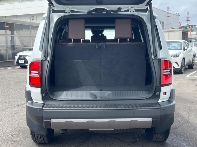 LANDCRUISER 250