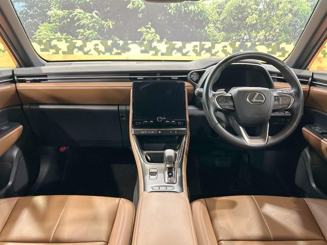 LEXUS LBX