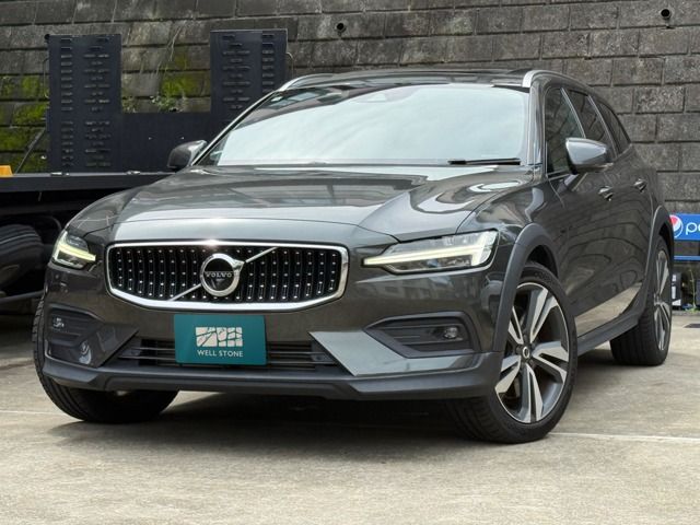 VOLVO V60 CROSS COUNTRY