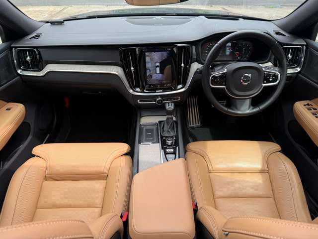 VOLVO V60 CROSS COUNTRY