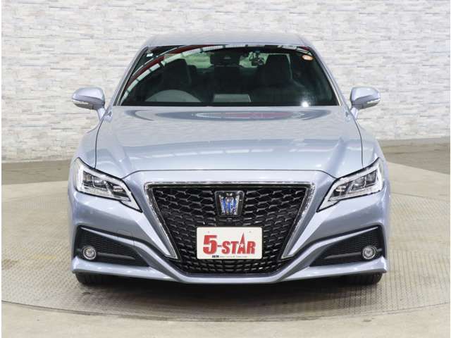 CROWN sedan hybrid