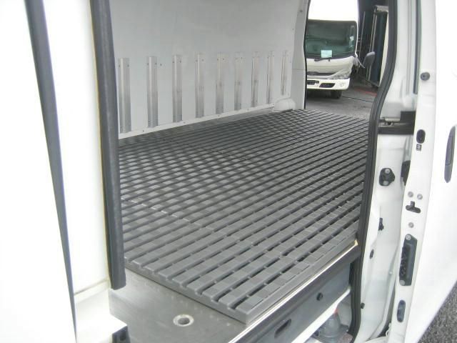 CARAVAN van 2WD