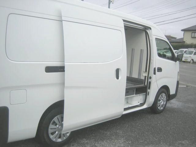 CARAVAN van 2WD