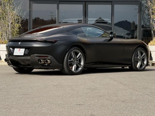 FERRARI Roma