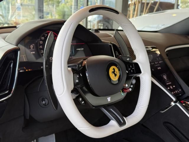 FERRARI Roma