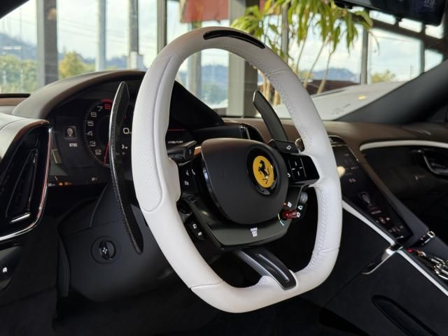 FERRARI Roma