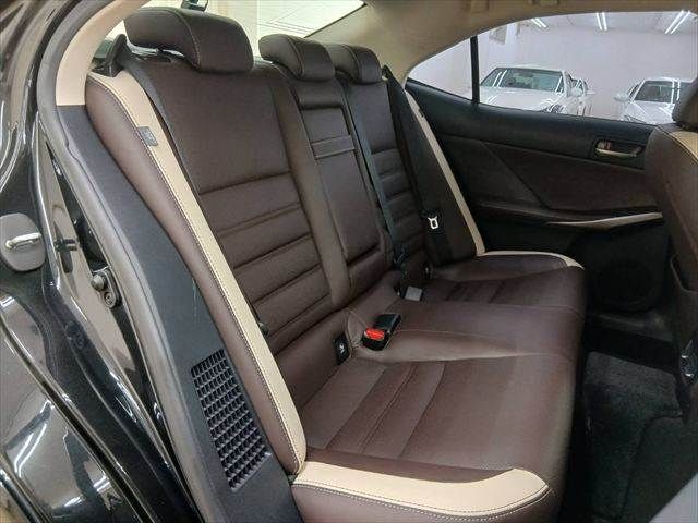 LEXUS IS300h AWD
