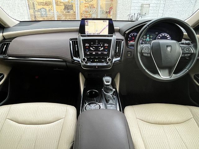 CROWN sedan