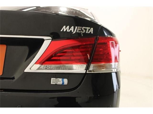 CROWN MAJESTA HYBRID
