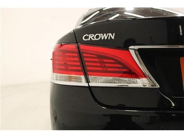 CROWN MAJESTA HYBRID