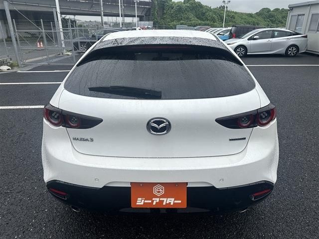 MAZDA3 FASTBACK