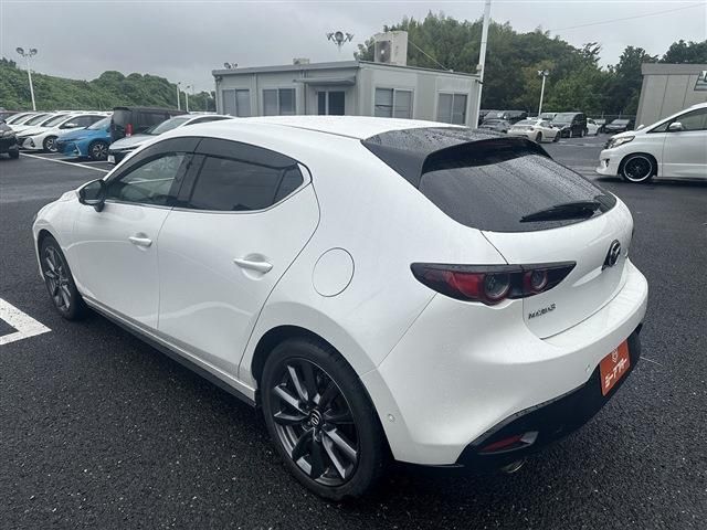 MAZDA3 FASTBACK