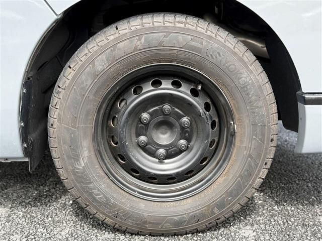 CARAVAN van 2WD