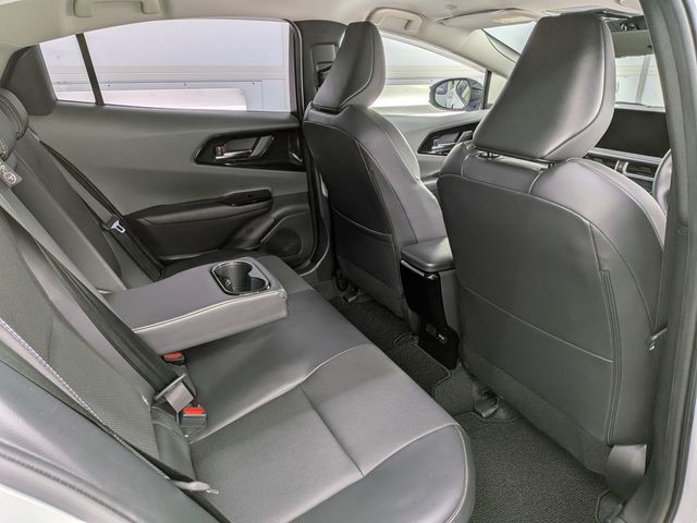 PRIUS 4WD
