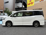 VOXY HYBRID