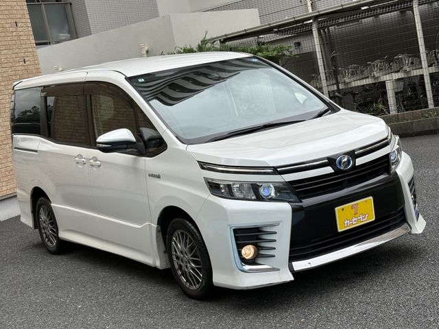 VOXY HYBRID