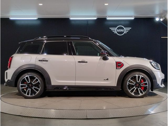 MINI CROSSOVER