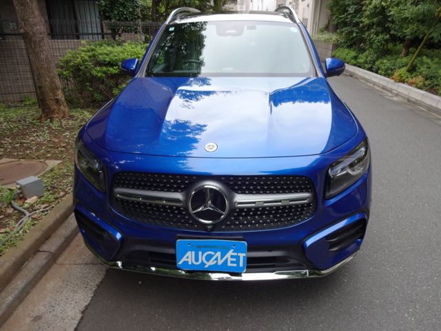 MERCEDES BENZ GLB