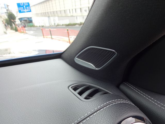 MERCEDES BENZ GLB