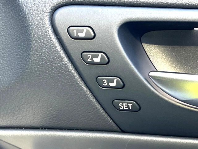 LEXUS IS300h