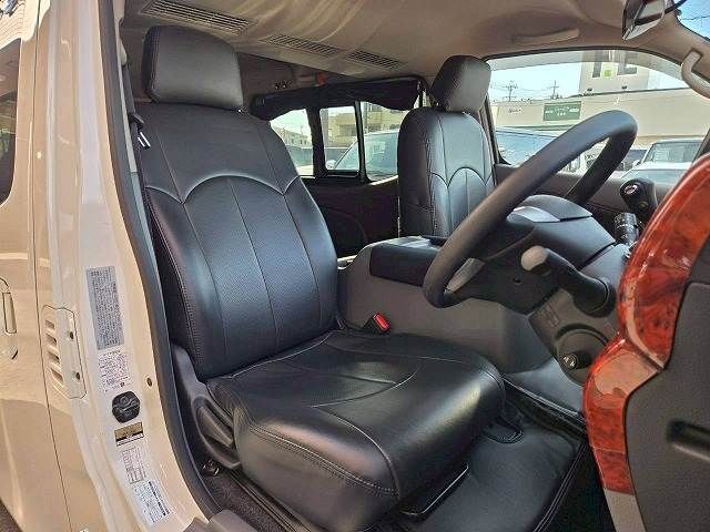 NV350 CARAVAN 4WD