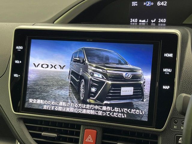 VOXY HYBRID