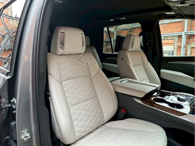 CADILLAC ESCALADE