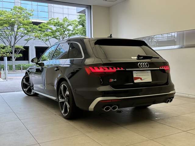 AUDI S4 AVANT