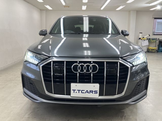AUDI  Q7