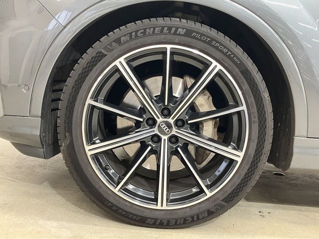 AUDI  Q7