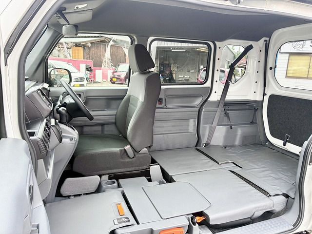 N-VAN