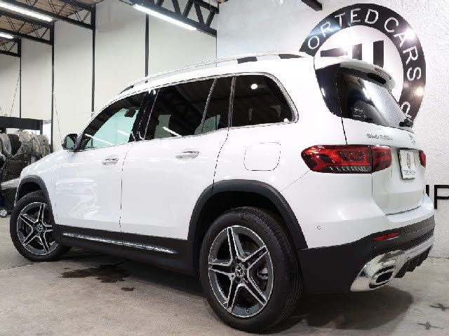 MERCEDES BENZ GLB