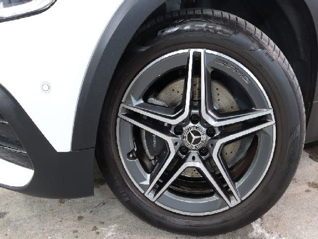 MERCEDES BENZ GLB