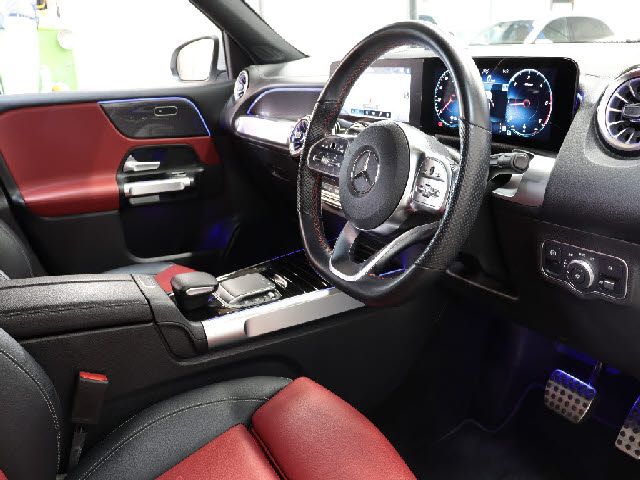 MERCEDES BENZ GLB