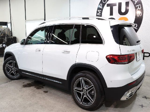 MERCEDES BENZ GLB