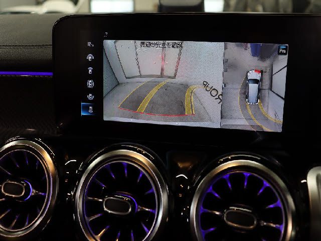 MERCEDES BENZ GLB
