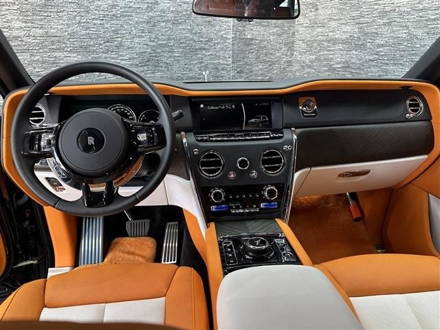 ROLLS-ROYCE Cullinan