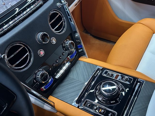 ROLLS-ROYCE Cullinan