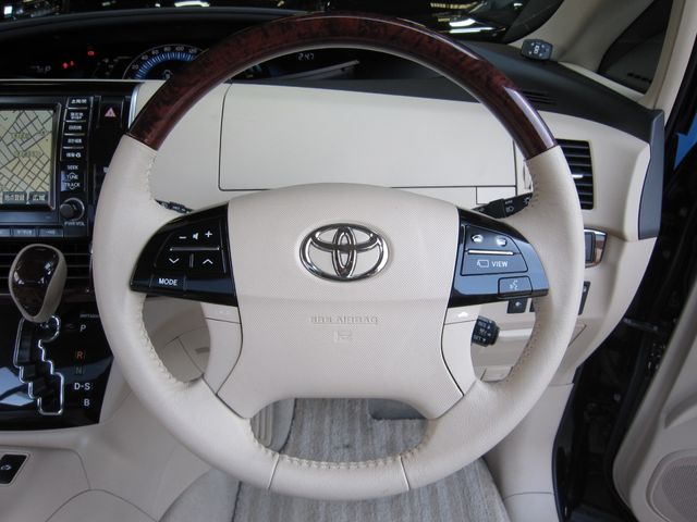 ESTIMA HYBRID 4WD